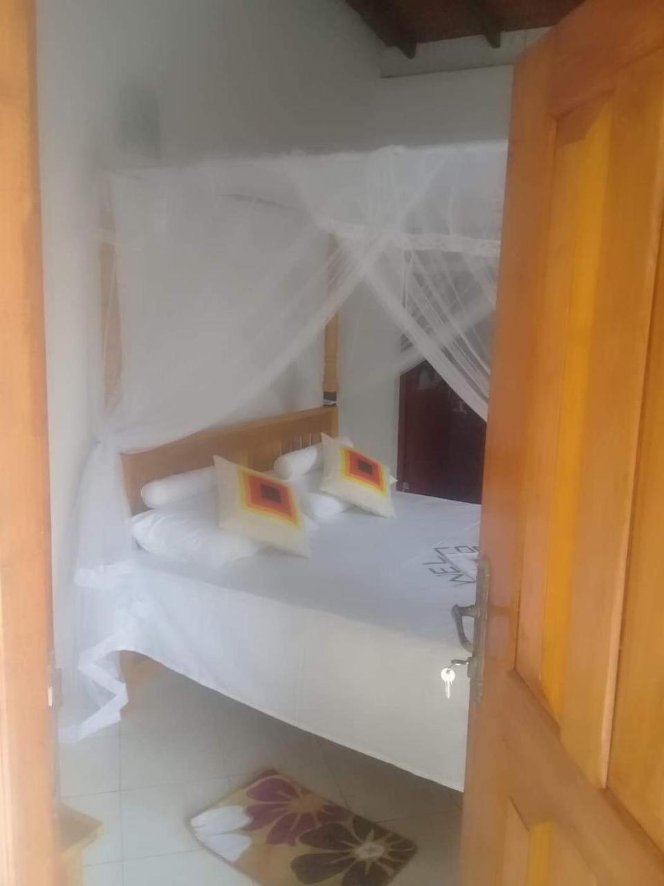 Thusitha S Nest Hotel Zuid-Dikwella Buitenkant foto
